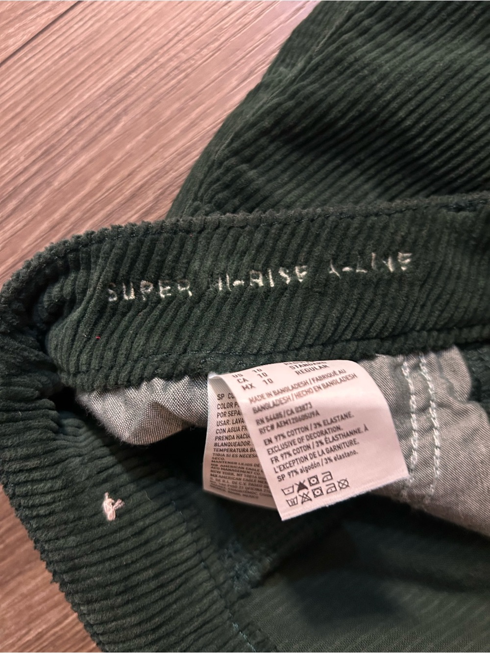 NWT American Eagle Outfitters Dark Green Corduroy Skirt - Picture 3 of 9